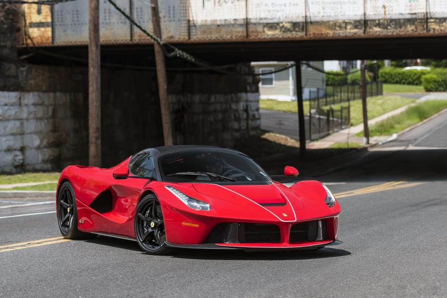  Ferrari LaFerrari Aperta 2016 года  (NA) (фото 4 из 25)
